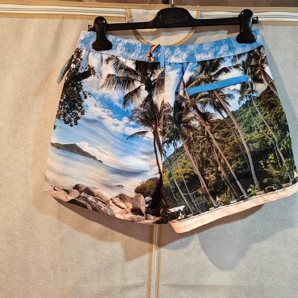 PAUL SMITH Paradise Print Swim Shorts - Picture 4 of 8